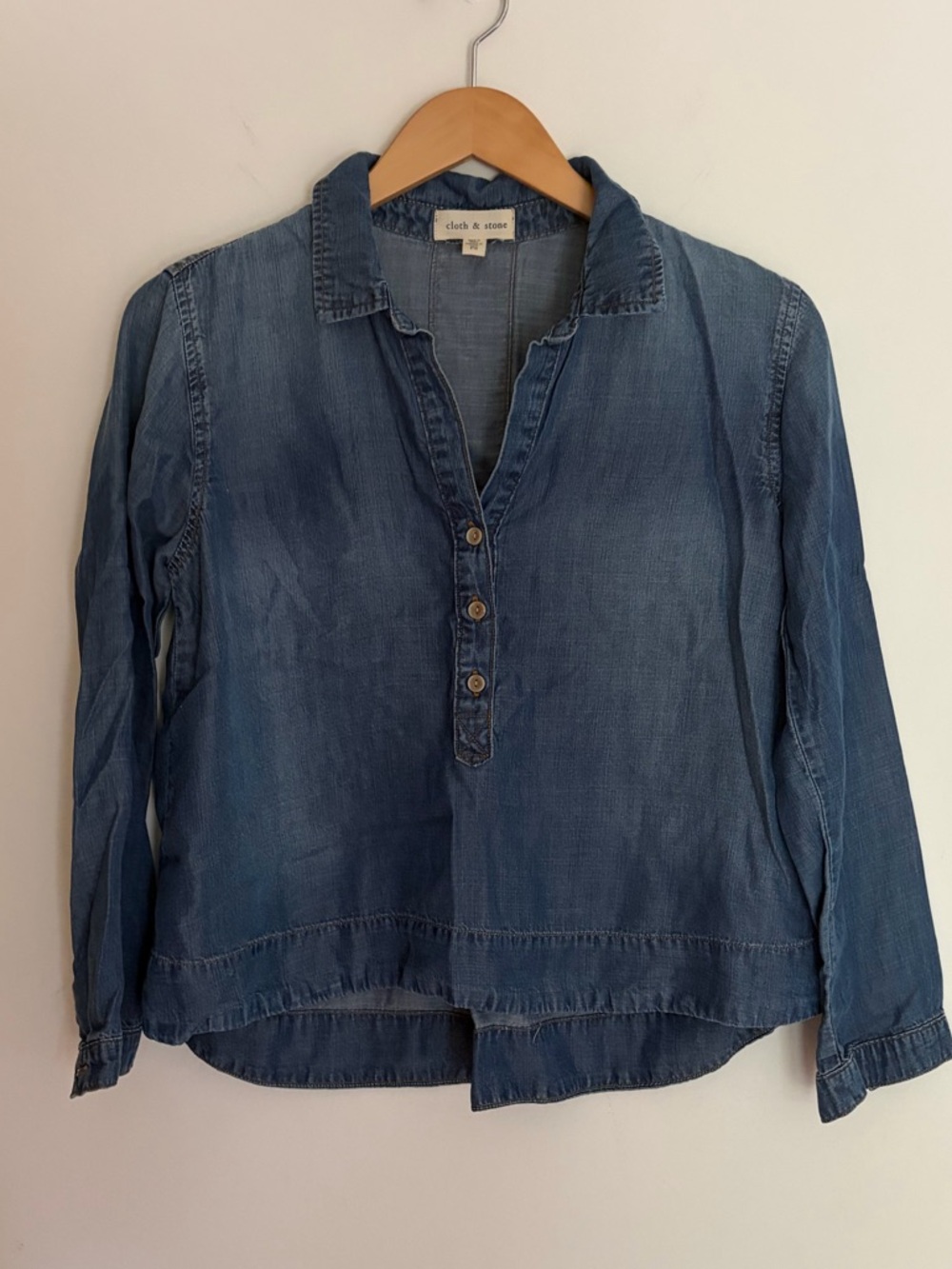 Cloth & Stone lightweight long sleeve denim shirt